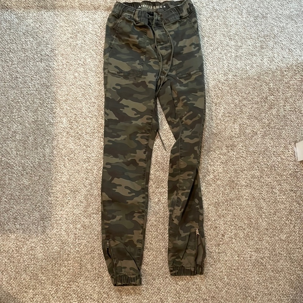 American Eagle Como pants with string